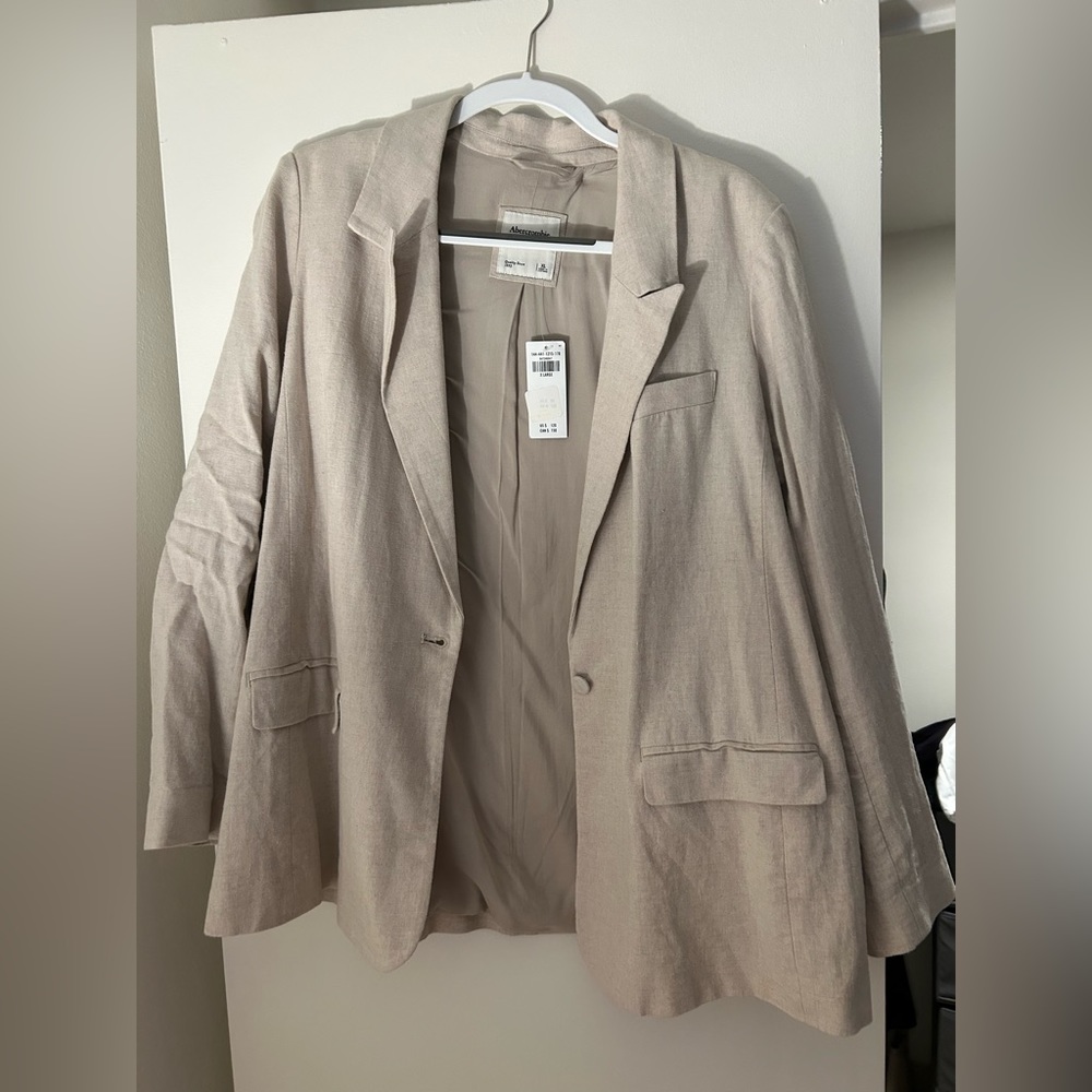 Tan Abercrombie linen blazer